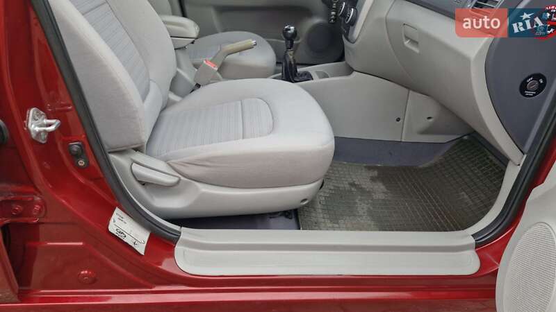 Седан Kia Cerato 2008 в Николаеве фото 8 Седан Kia Cerato 2008 в Николаеве