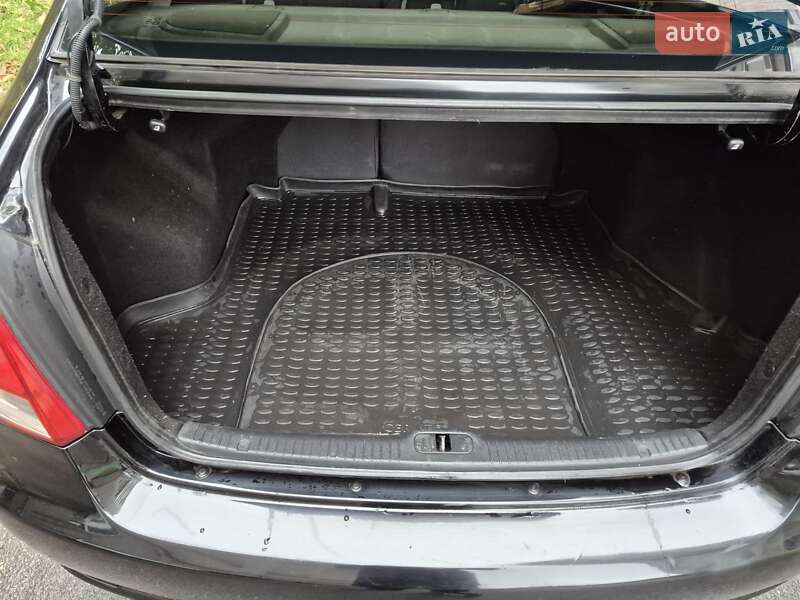 Седан Kia Cerato 2007 в Днепре