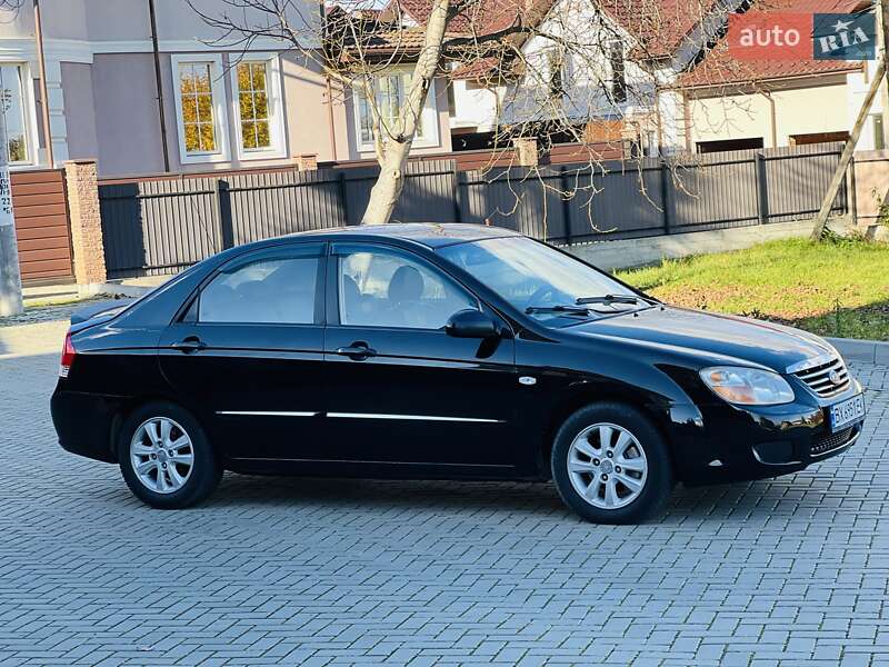 Седан Kia Cerato 2007 в Черновцах