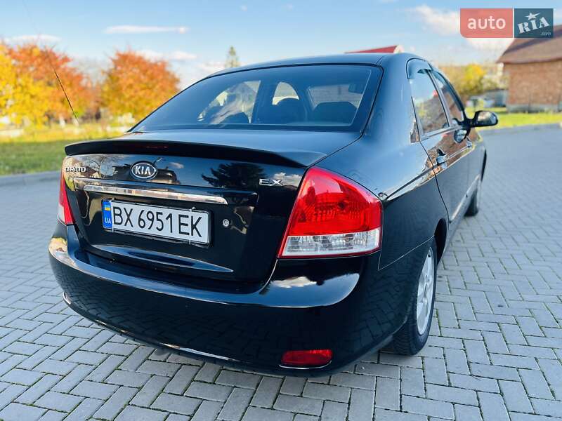 Седан Kia Cerato 2007 в Черновцах