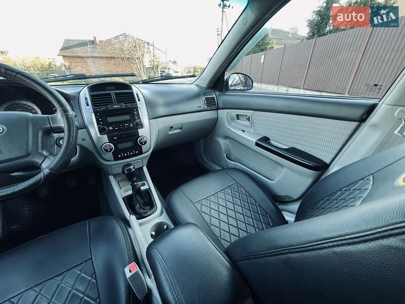 Седан Kia Cerato 2007 в Черновцах