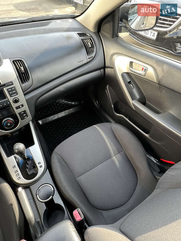 Седан Kia Cerato 2009 в Одессе