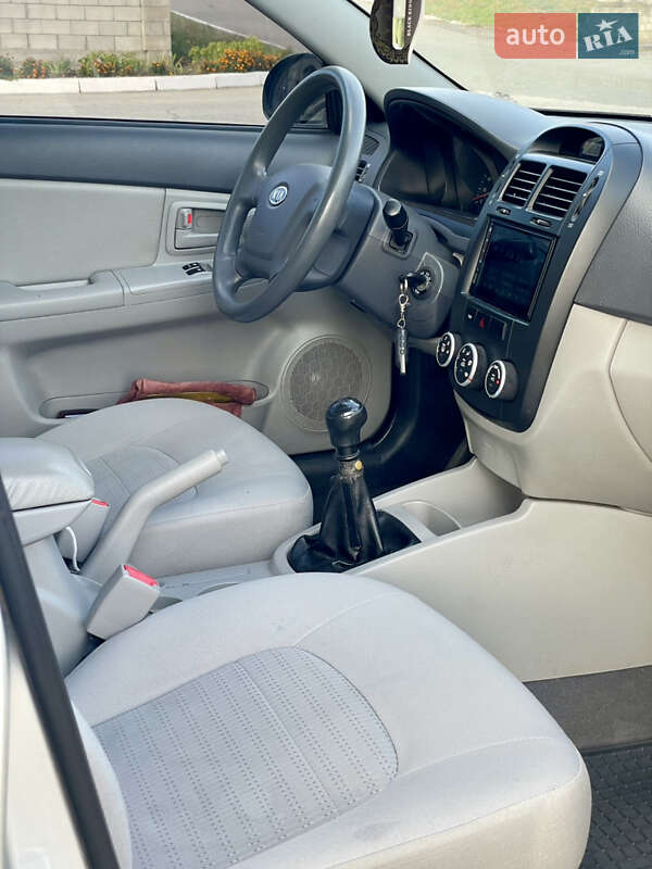 Седан Kia Cerato 2008 в Каменском