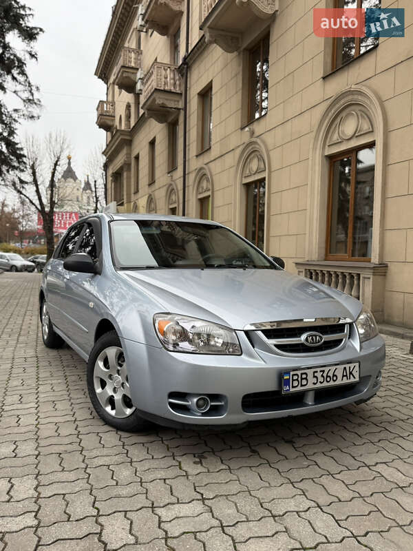 Хэтчбек Kia Cerato 2006 в Запорожье фото Хэтчбек Kia Cerato 2006 в Запорожье