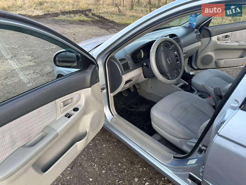 Седан Kia Cerato 2007 в Тлумаче