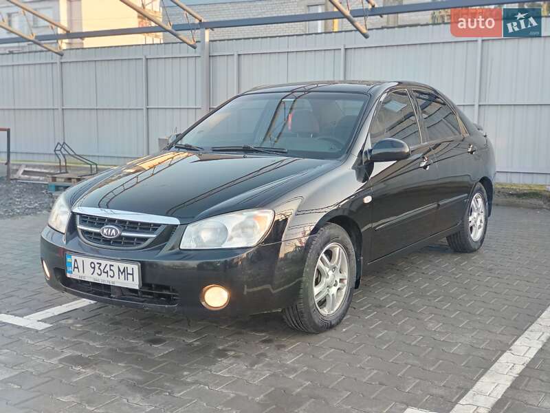 Седан Kia Cerato 2006 в Новом Буге
