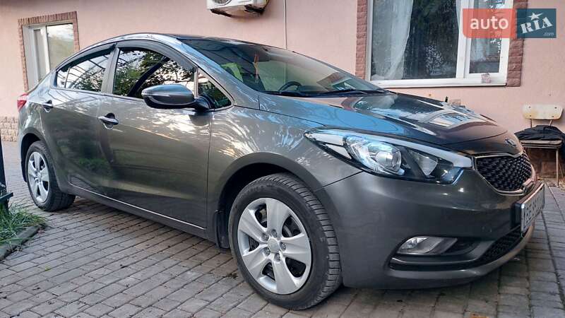 Седан Kia Cerato 2012 в Первомайске