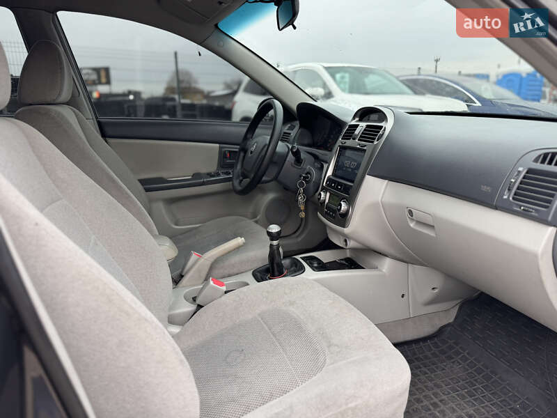 Седан Kia Cerato 2006 в Киеве