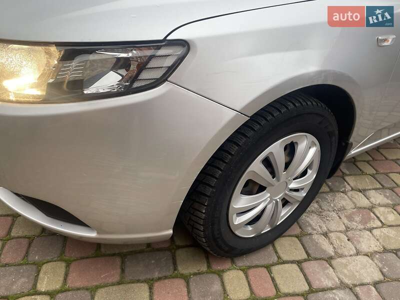 Седан Kia Cerato 2009 в Львове