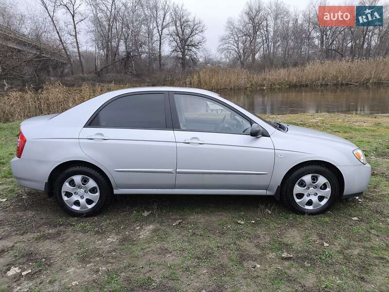 Седан Kia Cerato 2006 в Кобеляках