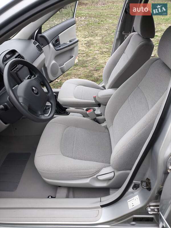 Седан Kia Cerato 2006 в Кобеляках