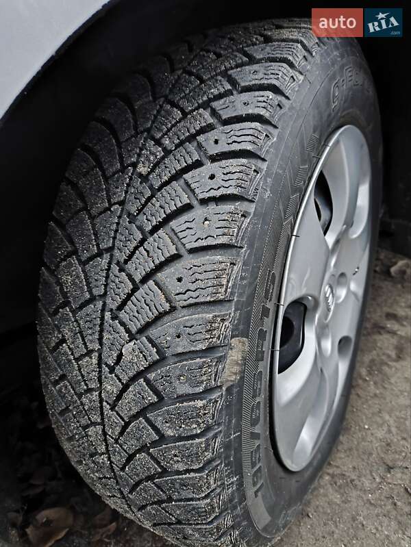 Седан Kia Cerato 2006 в Кобеляках