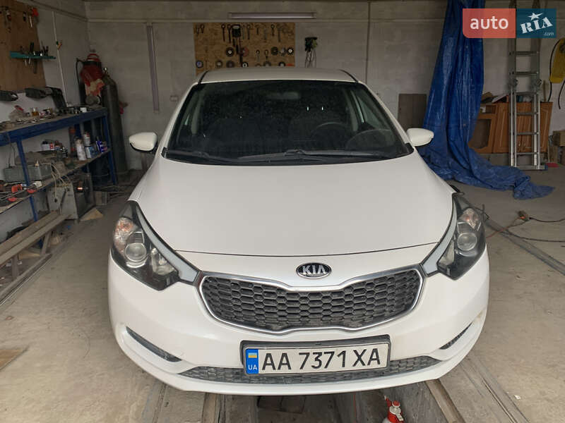 Седан Kia Cerato 2013 в Києві