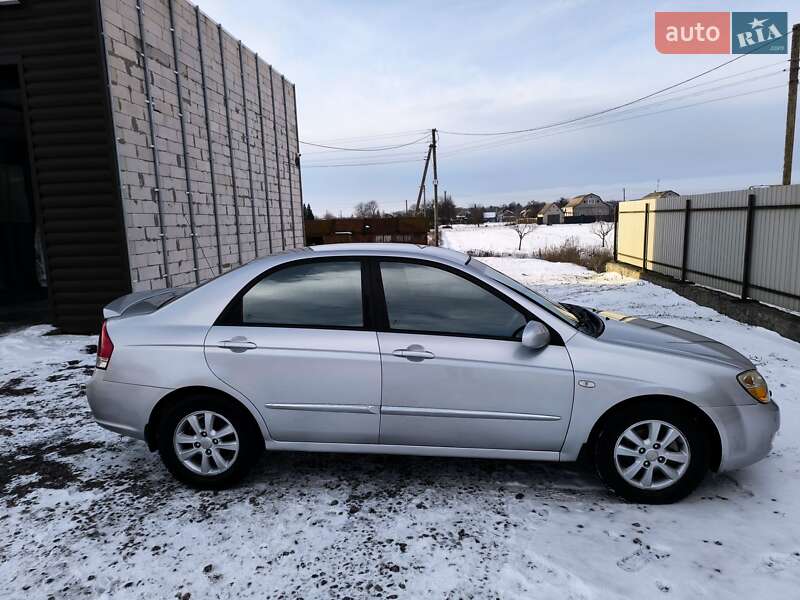Седан Kia Cerato 2008 в Кагарлику