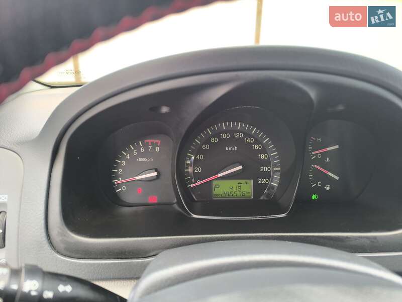 Седан Kia Cerato 2008 в Кагарлику