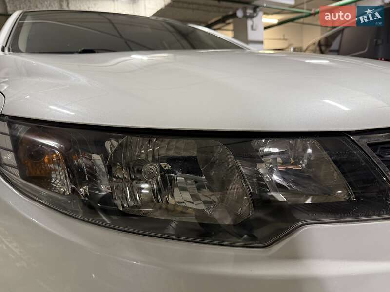 Седан Kia Cerato 2011 в Києві