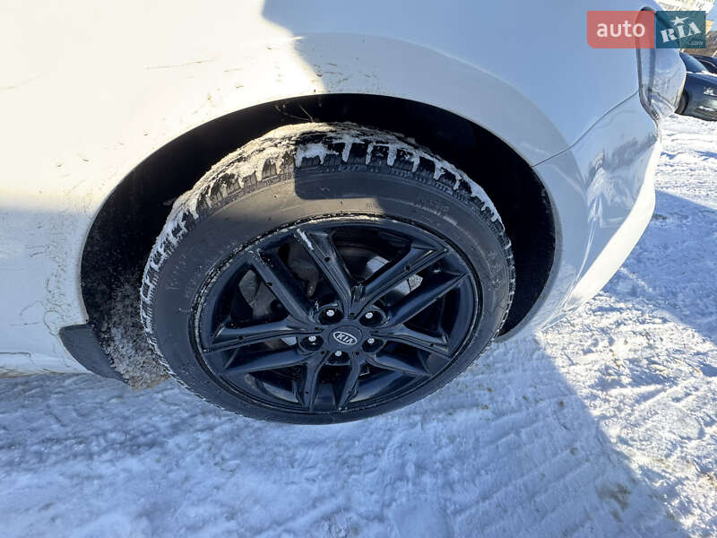 Купе Kia Cerato 2011 в Запорожье