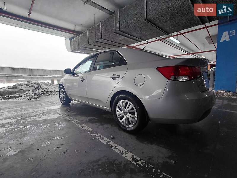Седан Kia Cerato 2012 в Львове