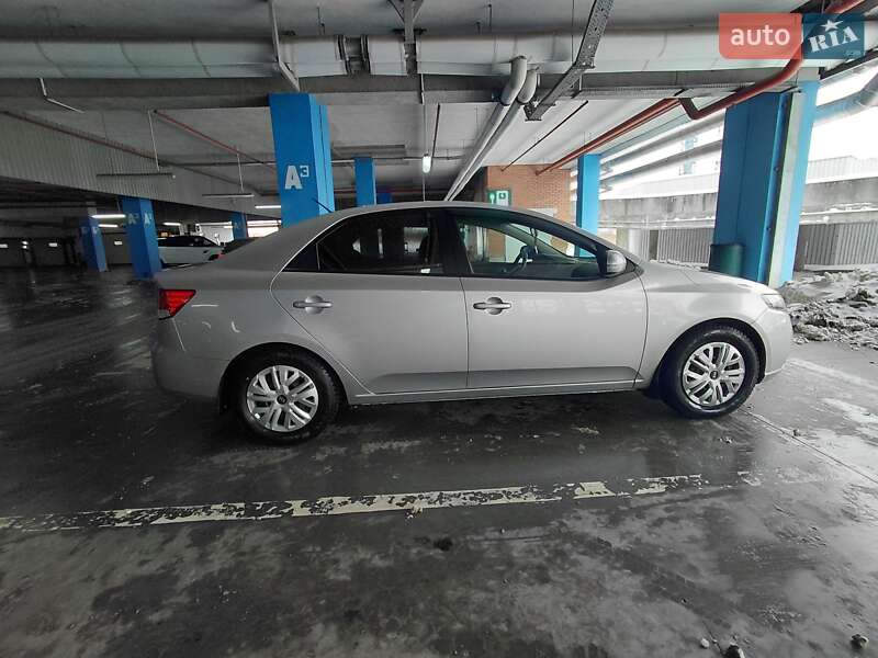 Седан Kia Cerato 2012 в Львове