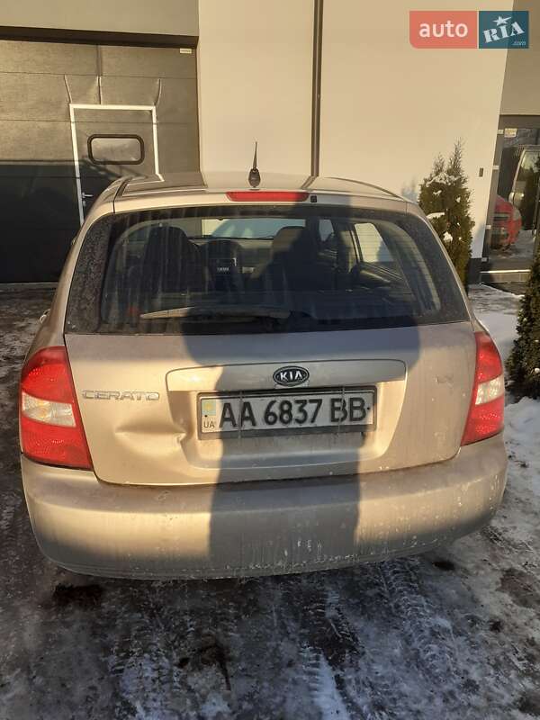 Хэтчбек Kia Cerato 2005 в Киеве фото 7 Хэтчбек Kia Cerato 2005 в Киеве