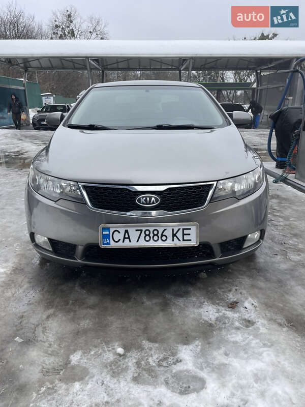 Седан Kia Cerato 2011 в Киеве фото 3 Седан Kia Cerato 2011 в Киеве