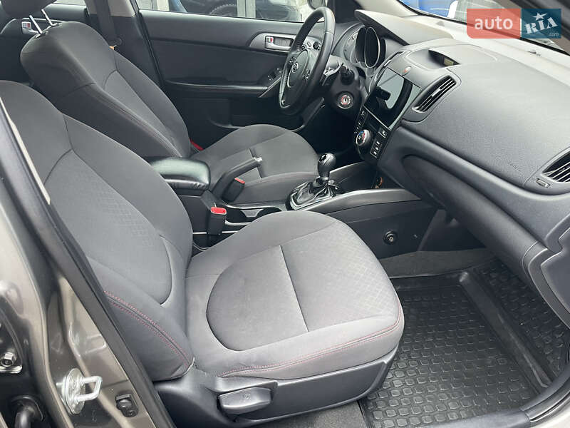 Седан Kia Cerato 2011 в Киеве фото 27 Седан Kia Cerato 2011 в Киеве