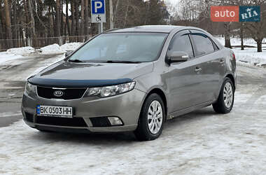 Седан Kia Cerato 2009 в Остроге
