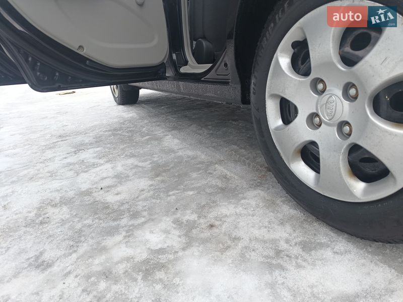 Хэтчбек Kia Cerato 2006 в Обухове