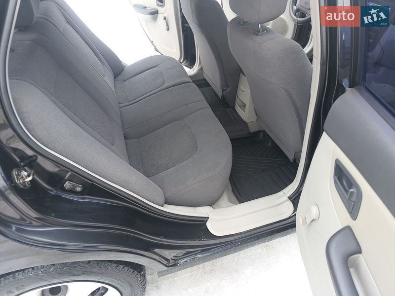 Хэтчбек Kia Cerato 2006 в Обухове