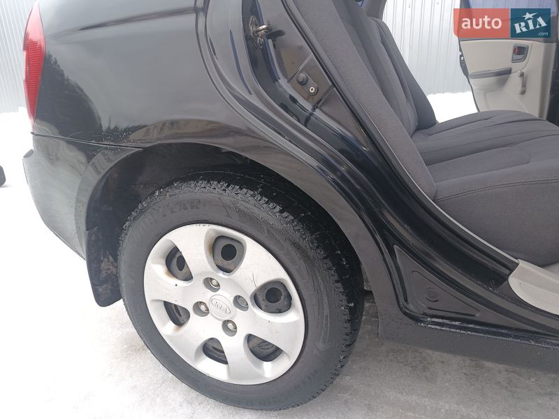 Хэтчбек Kia Cerato 2006 в Обухове