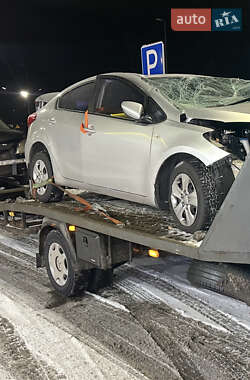 Седан Kia Cerato 2013 в Гребенках