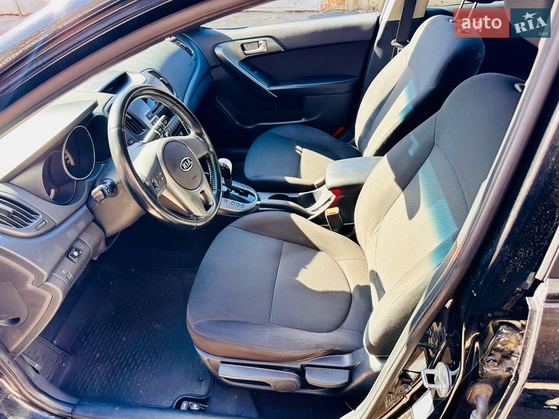 Седан Kia Cerato 2009 в Киеве