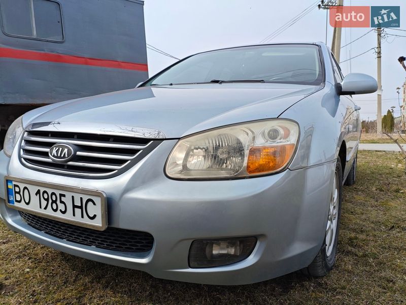 Седан Kia Cerato 2007 в Гусятине