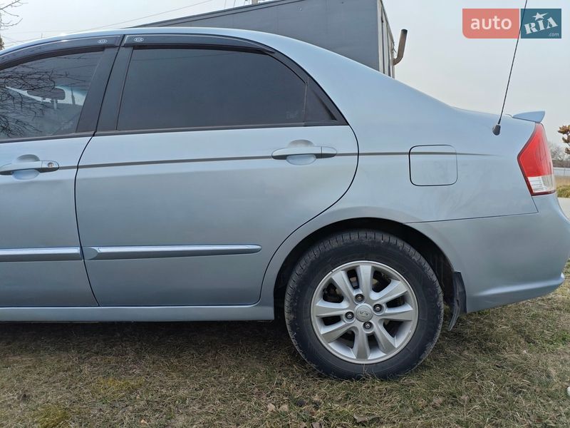Седан Kia Cerato 2007 в Гусятине