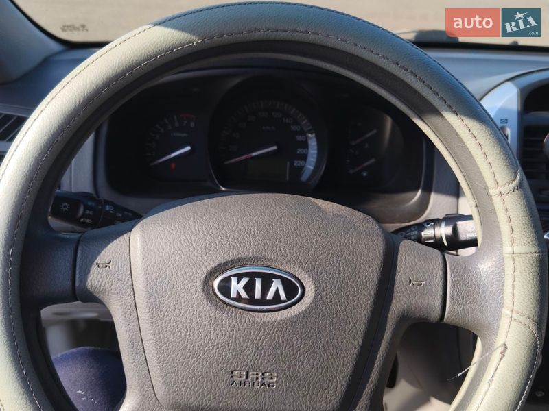 Седан Kia Cerato 2007 в Южноукраинске