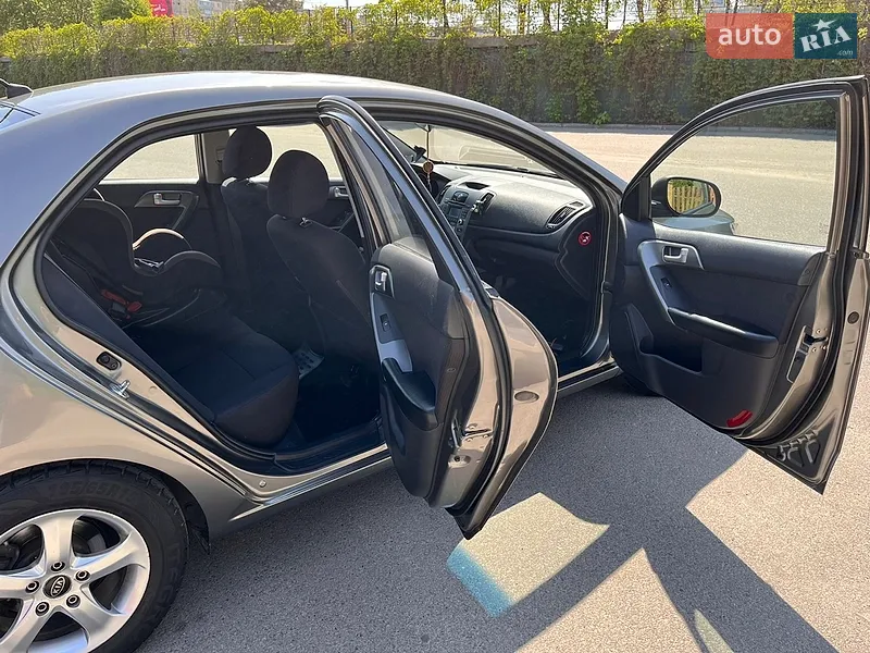 Kia Cerato 2012 VIN KNAFU411AC5960380 фото оголошення 7 з 42