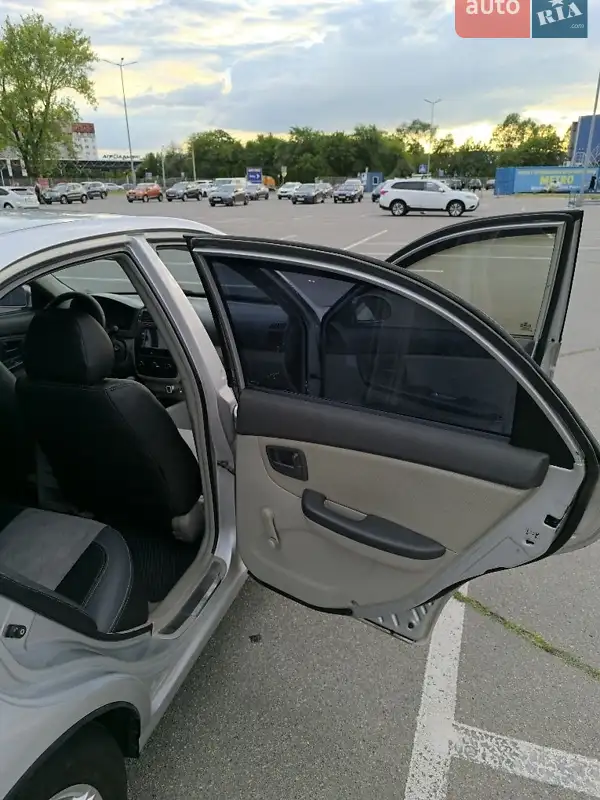 Kia Cerato 2005 VIN Y6LFE22225L000012 фото оголошення 10 з 47