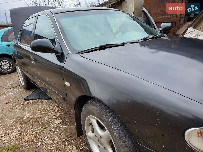 Седан Kia Clarus 1997 в Кривом Роге