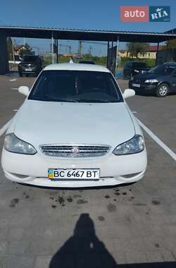 Седан Kia Clarus 2000 в Мостиске