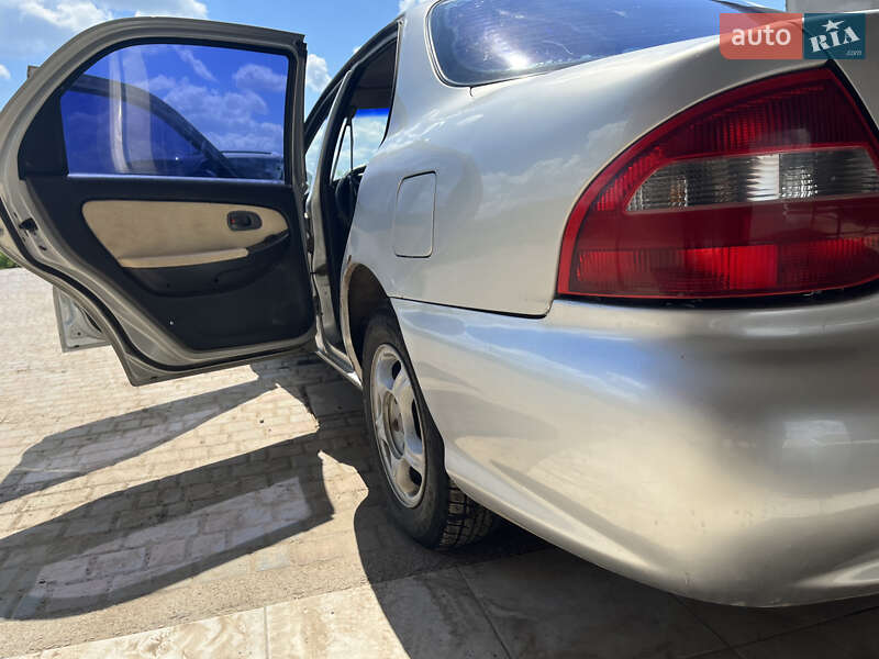 Седан Kia Clarus 2000 в Болграде