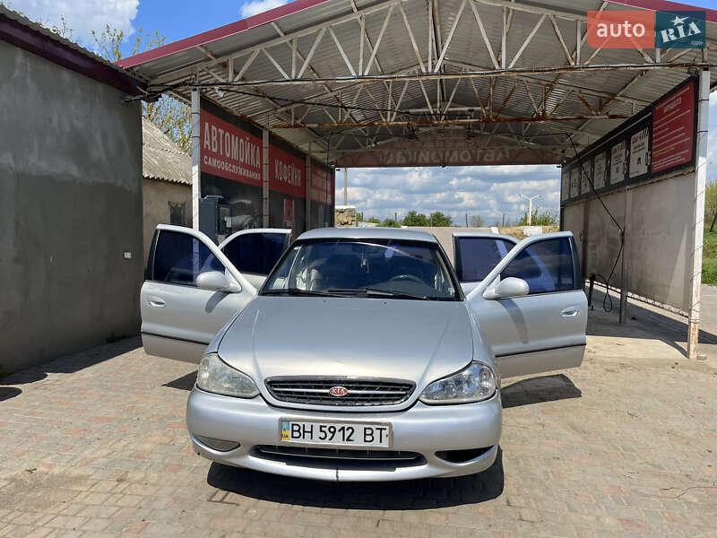 Седан Kia Clarus 2000 в Болграде
