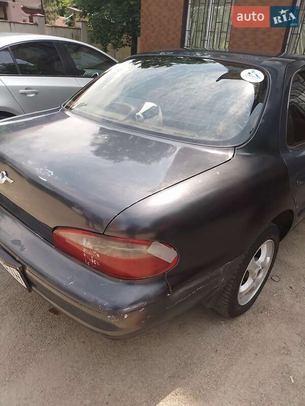 Седан Kia Clarus 1998 в Запорожье