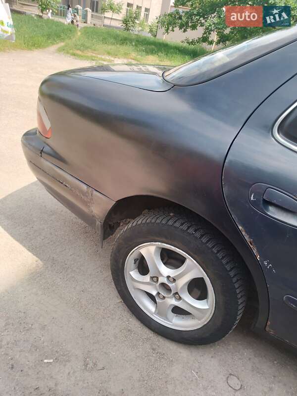Седан Kia Clarus 1998 в Запорожье