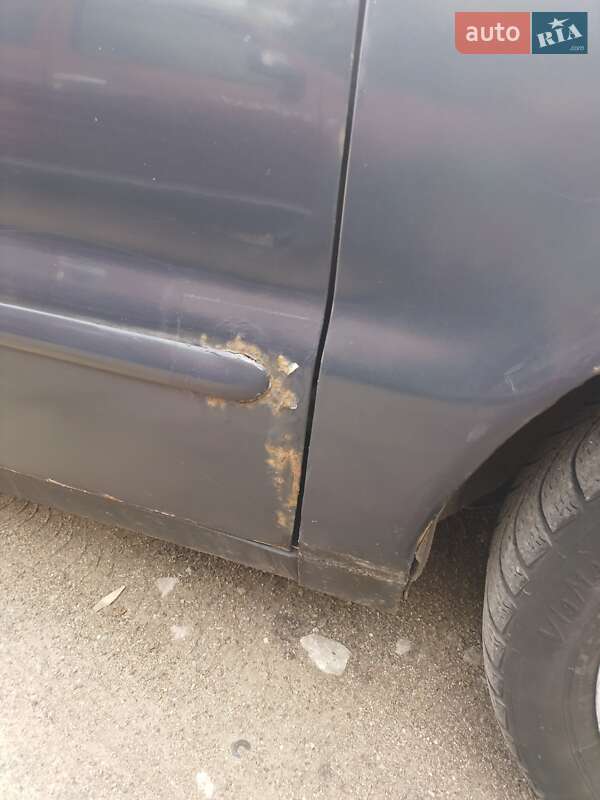 Седан Kia Clarus 1998 в Запорожье