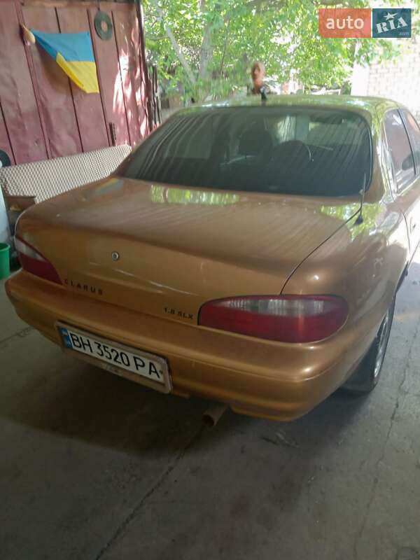 Седан Kia Clarus 1997 в Кривому Розі