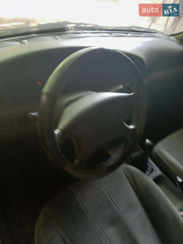 Седан Kia Clarus 1997 в Кривому Розі