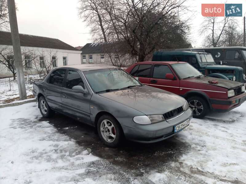 Седан Kia Clarus 1997 в Новгород-Северском