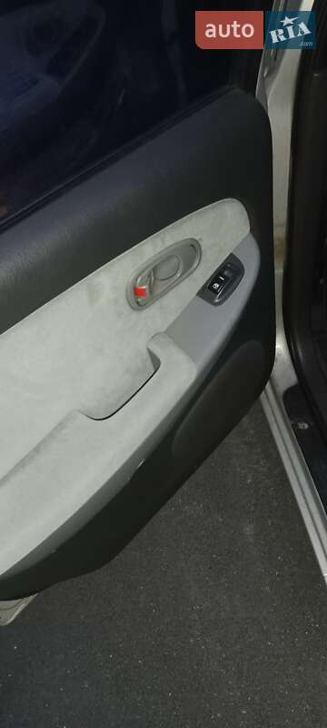 Седан Kia Clarus 1998 в Киеве