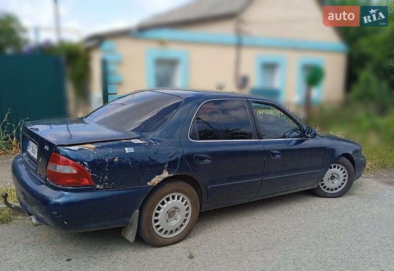 Седан Kia Clarus 1998 в Вознесенске