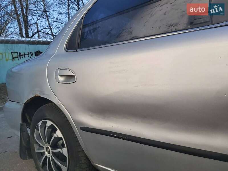 Седан Kia Clarus 1998 в Дніпрі